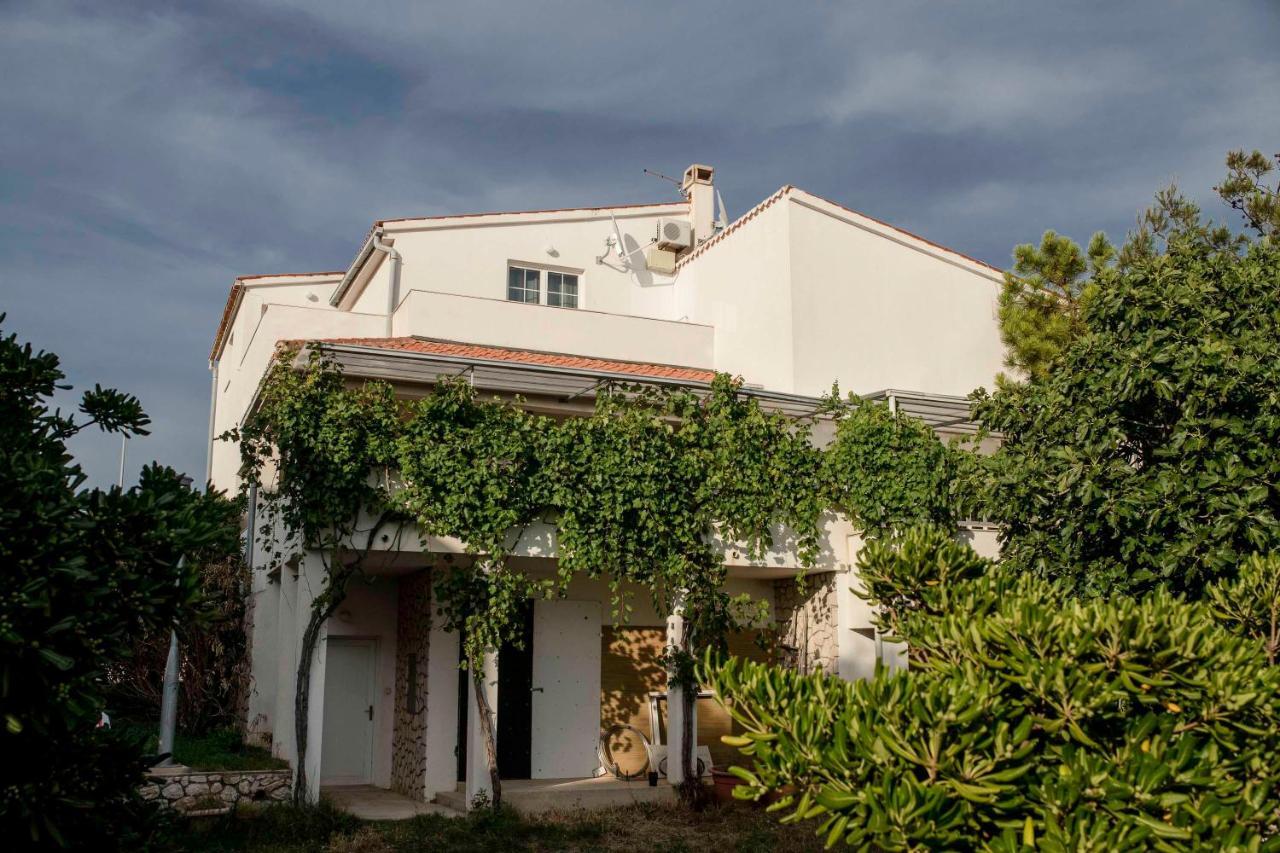 Guesthouse Sime Kolan Exterior foto