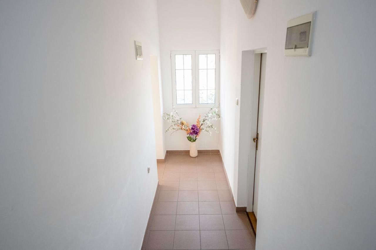 Guesthouse Sime Kolan Exterior foto