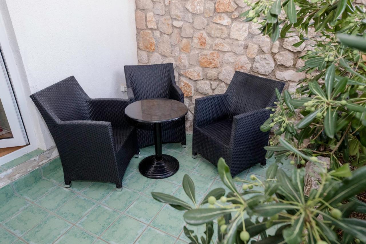 Guesthouse Sime Kolan Exterior foto