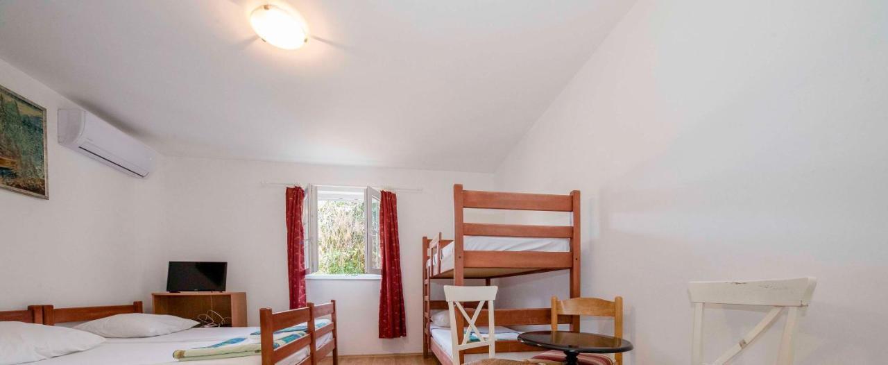 Guesthouse Sime Kolan Exterior foto